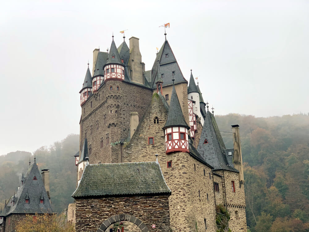 Blick auf die Burg Eltz